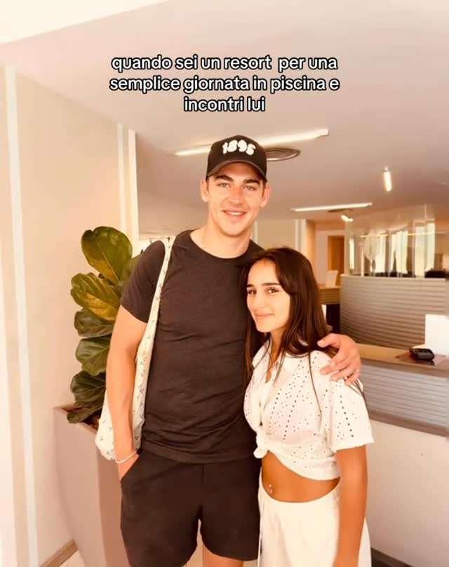 Nova foto do Hero hoje (31/05) com uma fã em Palermo, Itália 📸 via: _germanaa tiktok#herofiennes #herofiennestiffin #heroftportugal by @heroftportugal
