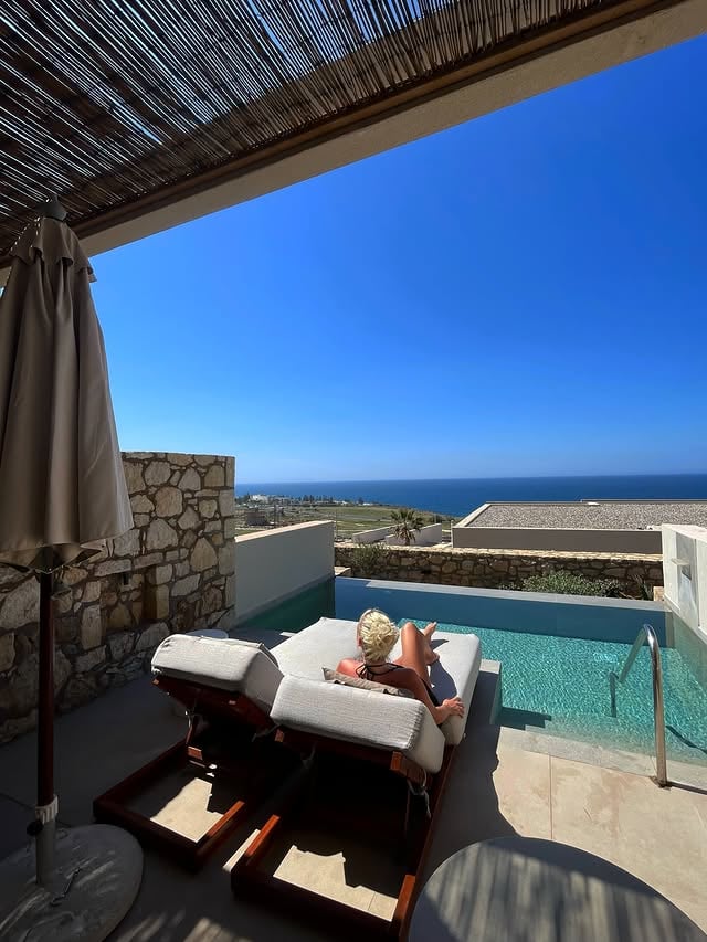 POV: you traded notifications for ocean views 🌊✨ 

📍The Royal Senses Resort & Spa, Crete

Sunrise over the sea, afternoons by the pool, golden hour that doesn’t look real, and sunsets you’ll want to watch twice.

Beautiful rooms, incredible food, private pools, and that effortless Greek island energy that makes you lose track of time.

Definitely one to save for your next Crete escape 🇬🇷🤍

#crete #greece #traveltok #luxuryhotel #poolview