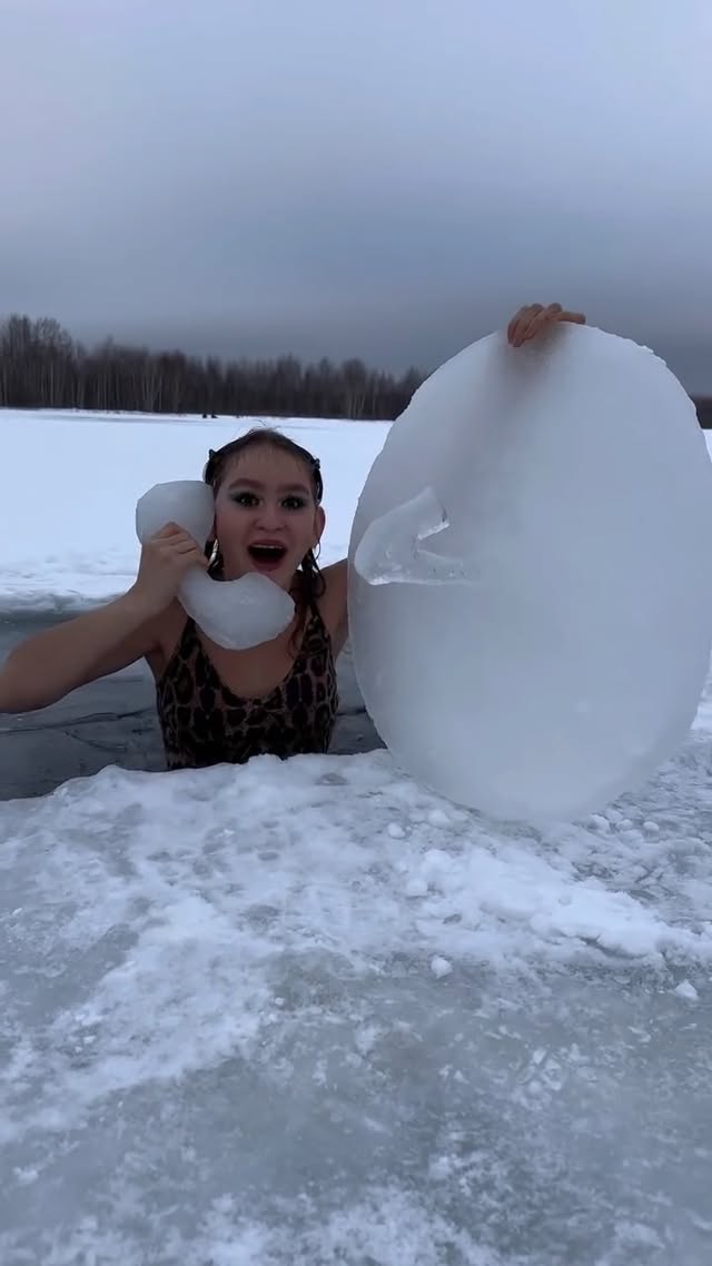 📡🛰️🥰 #icequeen #galkina_anechka #funny #humor #frozen by @_galkina_anechka_