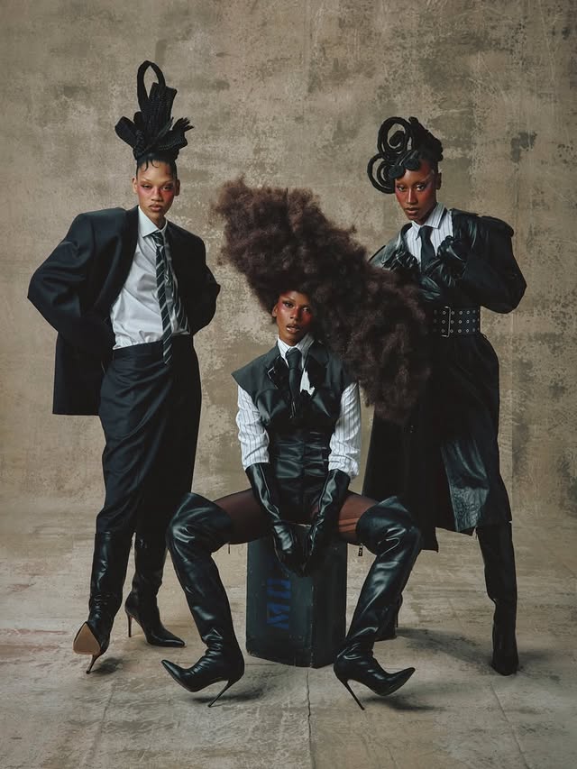 Stunning. Just stunning.Led by @naeemahlafond. Photography @jeanlondondia 🙌🏽Assistants: @orensiddoGaffer: @jpierrebonnetDigitech: @annemariehaloHair: @naeemahlafond and team @christinarendall @curlfactor @crystal.mallett @niquestrose @staceyciceron @dre_on_hair @mitchellcantrellbeauty @hairbysusy #EditorialStyle #HairArtistry #StyleInspiration #CreativeFashion by @creativeheadmag