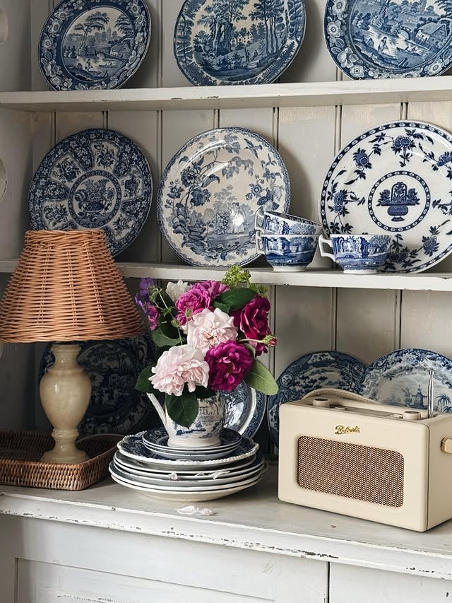 Hello, June 💙A lovely day of recipe testing and writing in cafes, then home to my boys and the remaining roses in the garden, battered by the welcomed rain yesterday but still beautiful. Happy Tuesday 💓 by @rosieatthecottage