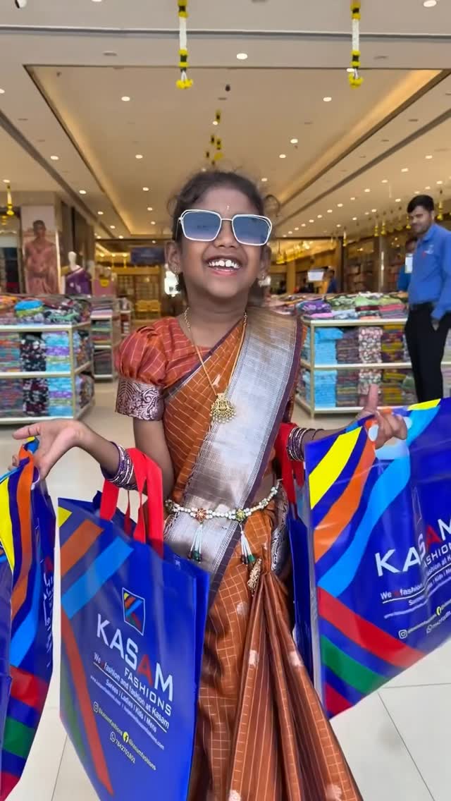 🛍️ Jagtial lo Biggest Shopping experience ready aa? 😍
🔥KASAM Shopping Mall lo 
Latest Fashion 👗| Best Offers 💥 | Family Shopping 
ALL IN ONE PLACE !
💃 Trendy Styles
🛒Budget Friendly Prices
🎉Festival Collections Available now
👉Okasari Visit Chesthe Malli Malli Vastharu 
📍KASAM Shopping malla Jagtial 
👇Tag your Shopping Partner 
❤️ Follow For More Updates #jagtialkasamshoppingmall #jagtial #kasamshoppingmall #dasarithanmai #viralreeĺs