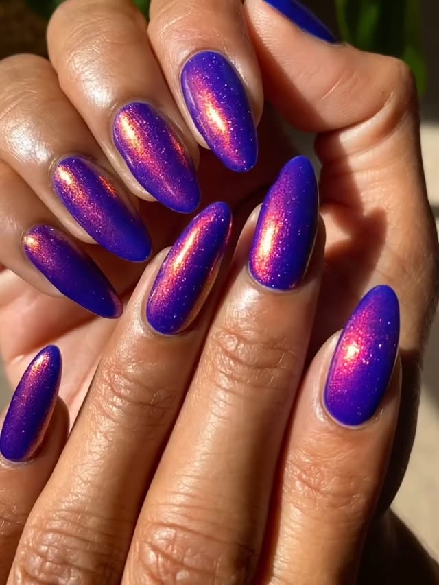 Some trips happen only once in a lifetime... Holo Royalty said "let's run it back" 😏 Welcome back Unicorn No. 1 🦄 worn here over Royal-Tea Blue💙 Your new signature shade awaits ✨📸 : @sunbeamnails#holotaco 💿🌮 by @holotaco