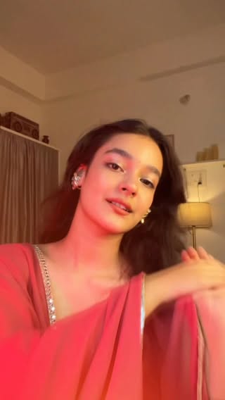 Haan woh jo tera aaina💜
.
.
.
#reels #trending #viral #reelitfeelit #instagram