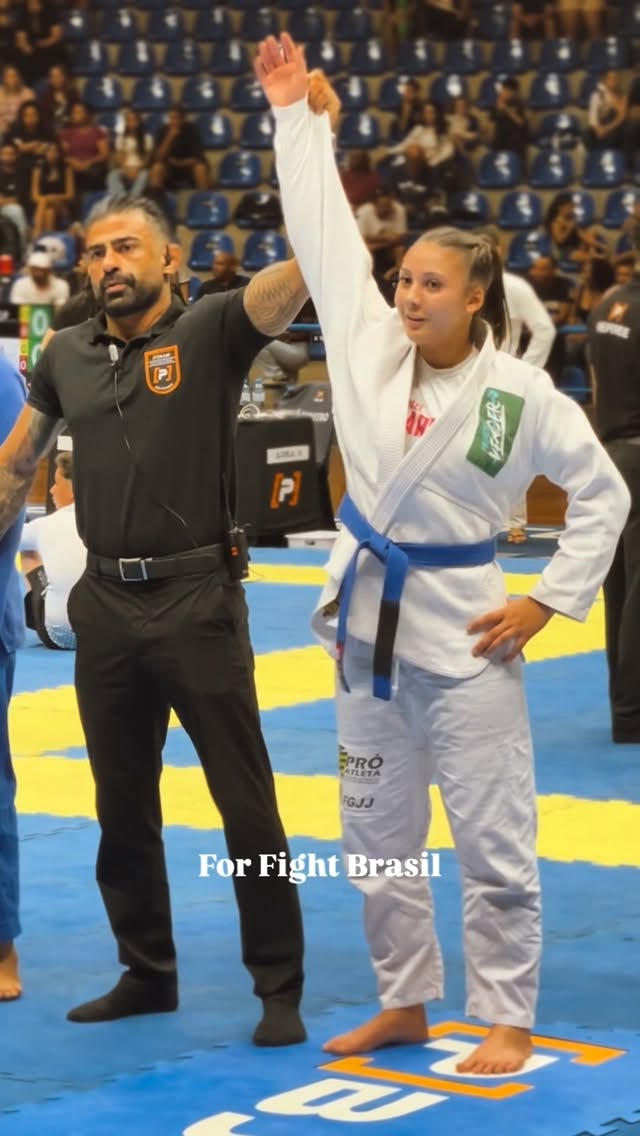 Um pouco do Jiu-Jitsu que a @bjj.luizaa demonstrou no Uberlândia International Open. 🥋🔥#jiujitsu #bjj #forfightbrasil by @pbjjf