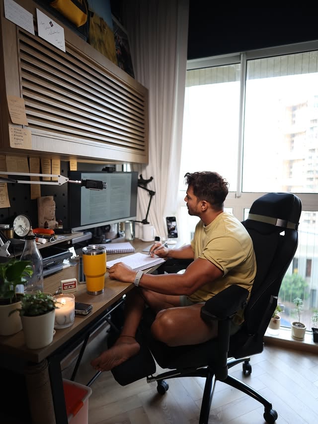 Shoot films for my career,
Workout for health,
Study for my 🫶🏽

Next exam in 12 days 🖋️

(cant explain how much i am missing wildlife)