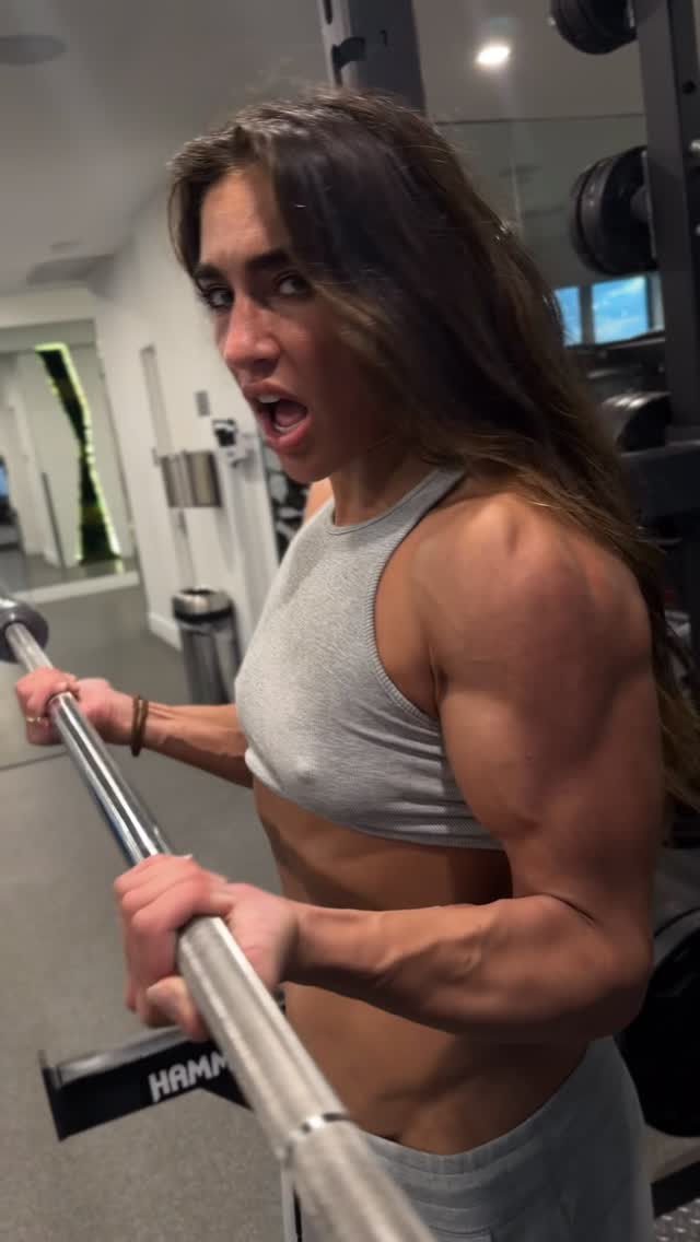Bicep days😊 by @autummn_xx