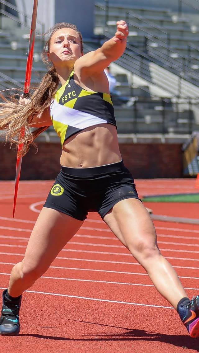 That dream keeps calling for a reason🤭☎️#fieldandtrack #athletemotivation #womeninsport #javelinthrow #javelin by @julia_campezato
