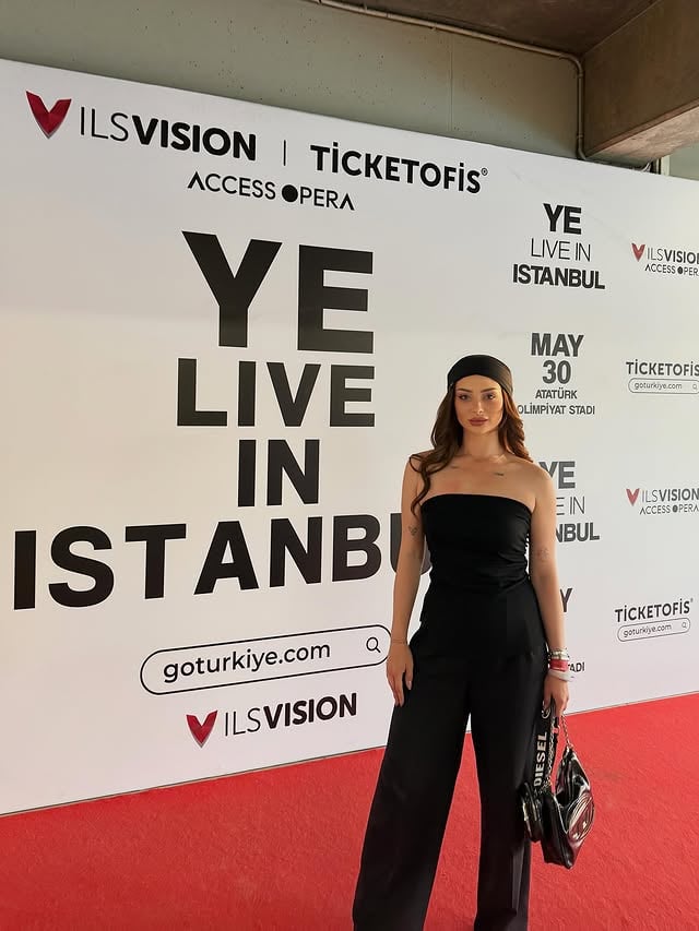 Etkisinden hala çıkamamak 🫠🖤 #kanyewest by @ecemnaztunca