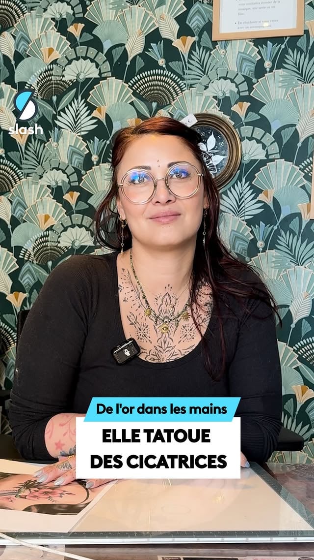 Tatoueuse depuis plus de 20 ans, Lou @loutattoo_officiel s’est spécialisée dans le tatouage thérapeutique et reconstructeur, notamment sur des cicatrices.Elle nous a accueillis dans son salon pour le tatouage d’une cliente, complexée depuis des années par une cicatrice de stomie, conséquence d’une intervention chirurgicale pour traiter son endométriose. 🫶#tatoo #tatouage #tatoueuse #endométriose #cicatrices by @francetvslash