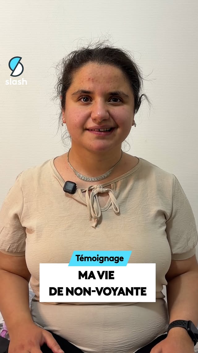 Betul (@betul.media) a 26 ans et elle est aveugle de naissance. Elle nous a reçus chez elle et nous a montré son quotidien avec son handicap. Comment choisir ses vêtements quand on ne voit pas, se maquiller, utiliser un téléphone, un ordinateur… Betul nous a tout expliqué avec la joie de vivre qui la caractérise. Elle s’est aussi confiée sur ses difficultés et les discriminations auxquelles elle a dû faire face.#onregardequoi #interview #vie #quotidien by @francetvslash