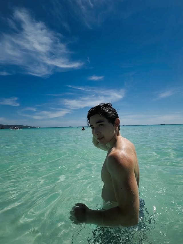 Guys!! Summer is just around the corner☀️ 
Let’s have fun 😎