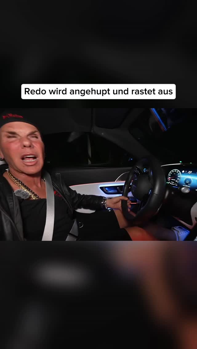 Ständig angehupt! 📯

Während eines Livestreams war ich abends mit meinem Auto unterwegs. Viele Menschen kennen inzwischen meine Fahrzeuge und hupen, wenn sie mich sehen. Darüber freue ich mich natürlich grundsätzlich aber wenn es ständig passiert, kann es auf Dauer auch mal anstrengend werden. Da verliert man manchmal fast die Nerven.

#auto #hupen #bekanntheit #verkehr #abends