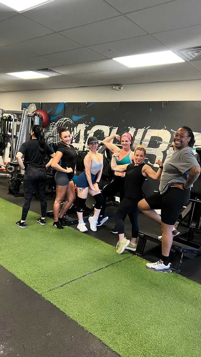 --This is what semi-private training looks like. 💪Unlike group fitness, where everyone is doing the same workout, every client in my studio follows a program specifically designed for their goals, fitness level, injuries, limitations, and lifestyle.Whether the goal is weight loss, muscle building, strength, improved mobility, better health, or simply feeling better, every plan is personalized.My clients work hard, but we also keep it fun. The atmosphere is supportive, encouraging, and full of good energy, which makes it easier to stay consistent and actually enjoy the process.All coaching programs include personalized nutrition, education, accountability, and support every step of the way.PS: You do not have to be local! I work with clients all over the world through my online coaching programs.DM me if you’re interested in coaching. by @jennaguirre7877