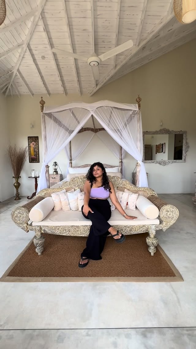 📍 @thedivinevilla_srilanka is a luxury boutique villa located in Talpe, Sri Lanka! Lush landscape offering the views of the ocean and hill. This villa has five gorgeous bedrooms and each room with it’s unique setup 🧡The “Infinity Room” features an architectural of Geoffrey Bawa and his unique approach brings your vacation to experience the beauty of Sri Lankan architecture. ....#thedivinevilla #srilankadaily #instagram #reel #srilanka visitsrilanka🇱🇰 by @visit_thambapanni