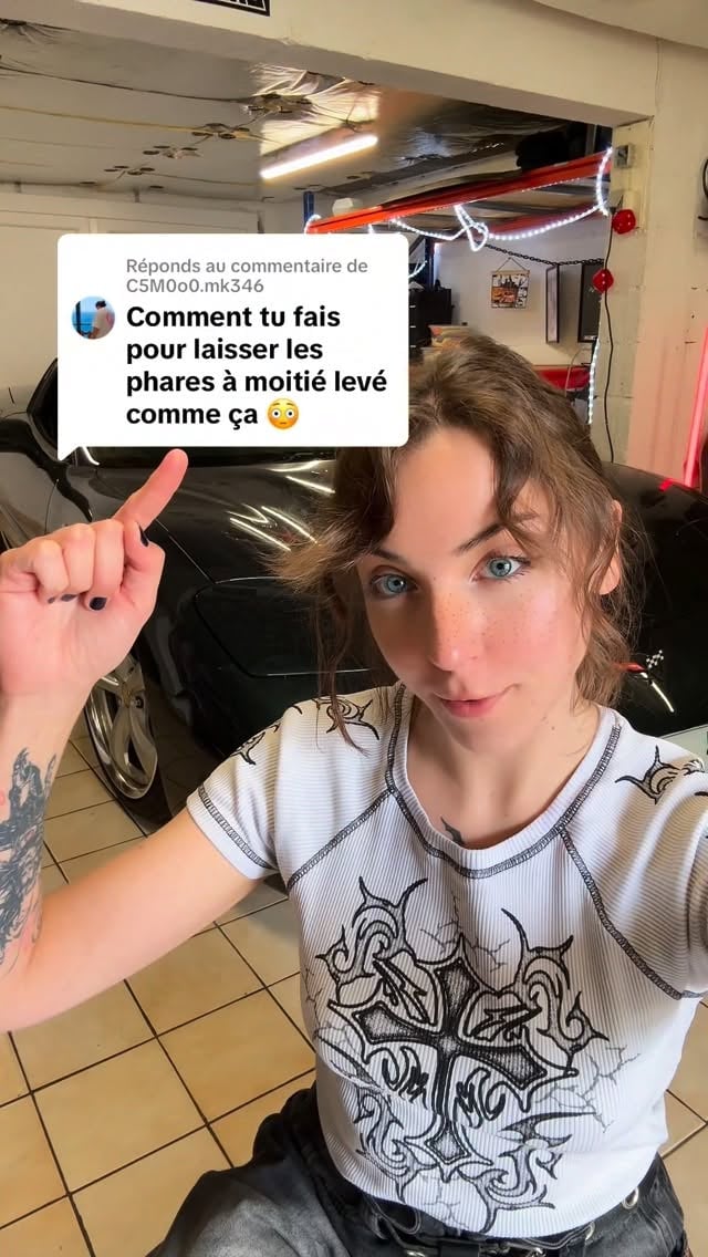 Aller hop réponse générale car c’est une question qu’on m’a aussi posé en DM.
Aujourd’hui, on fait des phares sleepy eyes, sans utiliser d’outils, et en moins de 2 minutes ☝🏻🤓

Disclaimer: à faire avec modération pour un shooting photo ou un rassemblement, si ça ce trouve c’est une mécanique qui endommage le moteur de phare sur le long terme, voir qui vide peut être la batterie de la voiture si il reste entrouvert trop longtemps.

Perso, j’ai pas assez de recul sur l’astuce pour savoir si ça craint vraiment 🙂‍↕️

#corvette #chevrolet #mewstelle