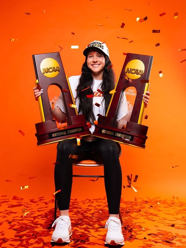 my love for these colors can never be put into enough words so to the university & program that gave me everything i could imagine, @texassoftball thank you for changing my life and making a 5 year olds dreams come true.🧡