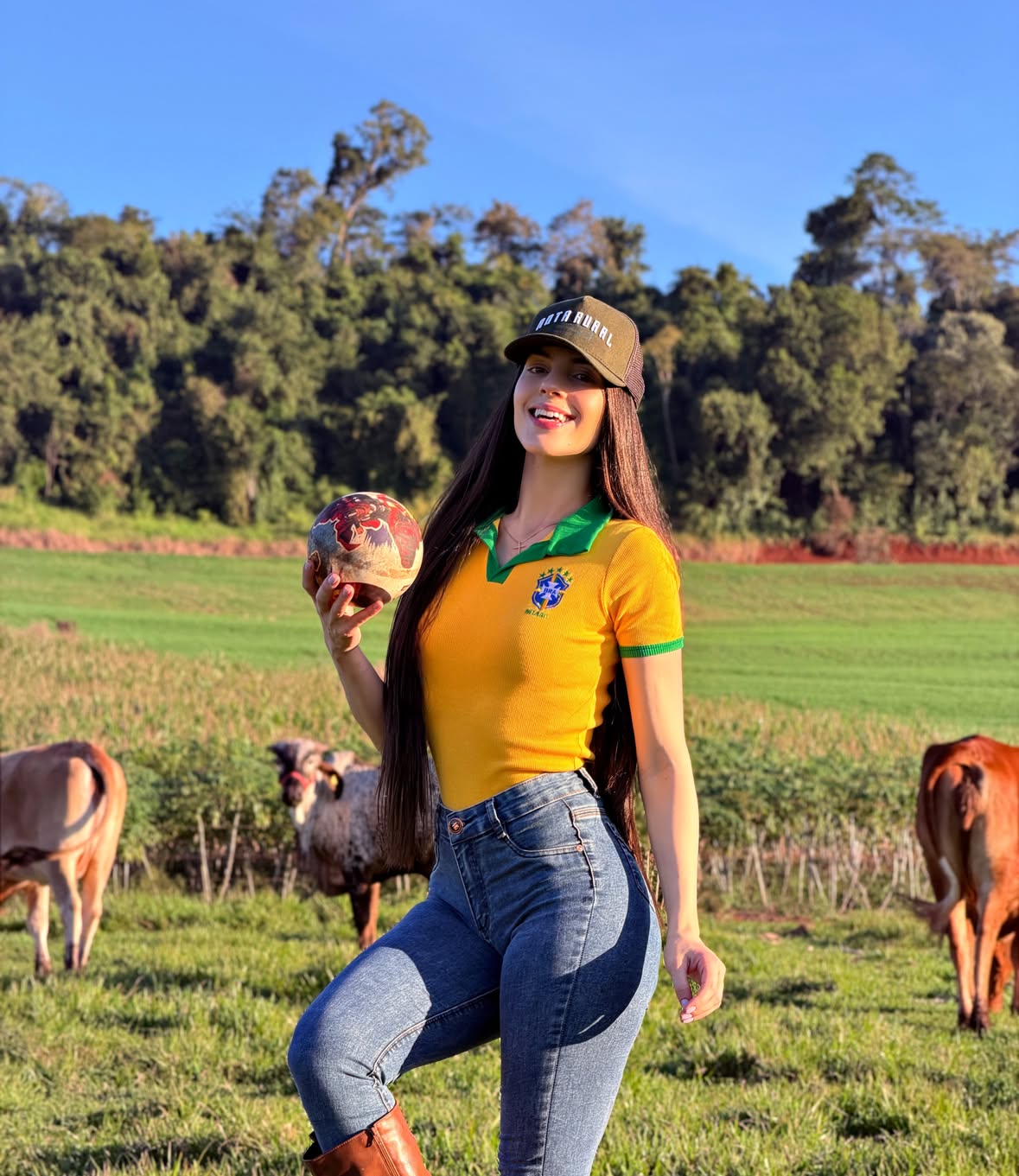 Da próxima vai ter uma Bola melhor kkkkk era a que achei aqui 
Veja os stories