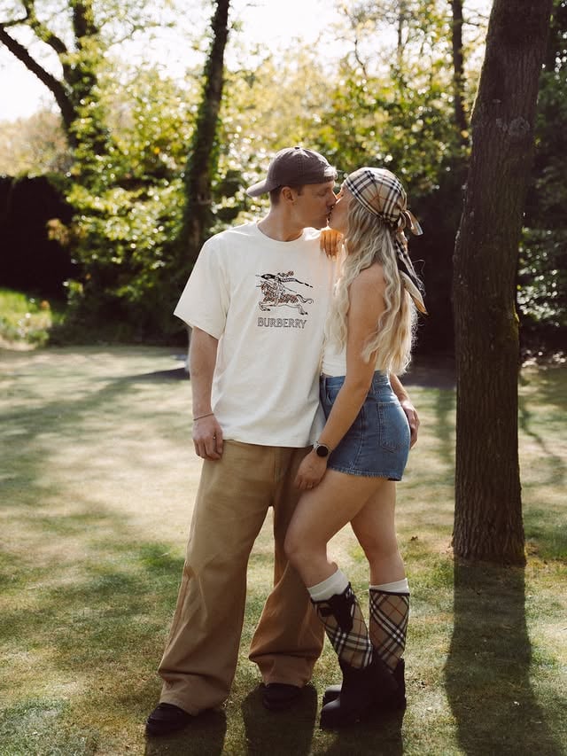 So lucky to do life with you❤️
Happy BDAY to the best dad, husband & best friend I could wish for🫶🏼