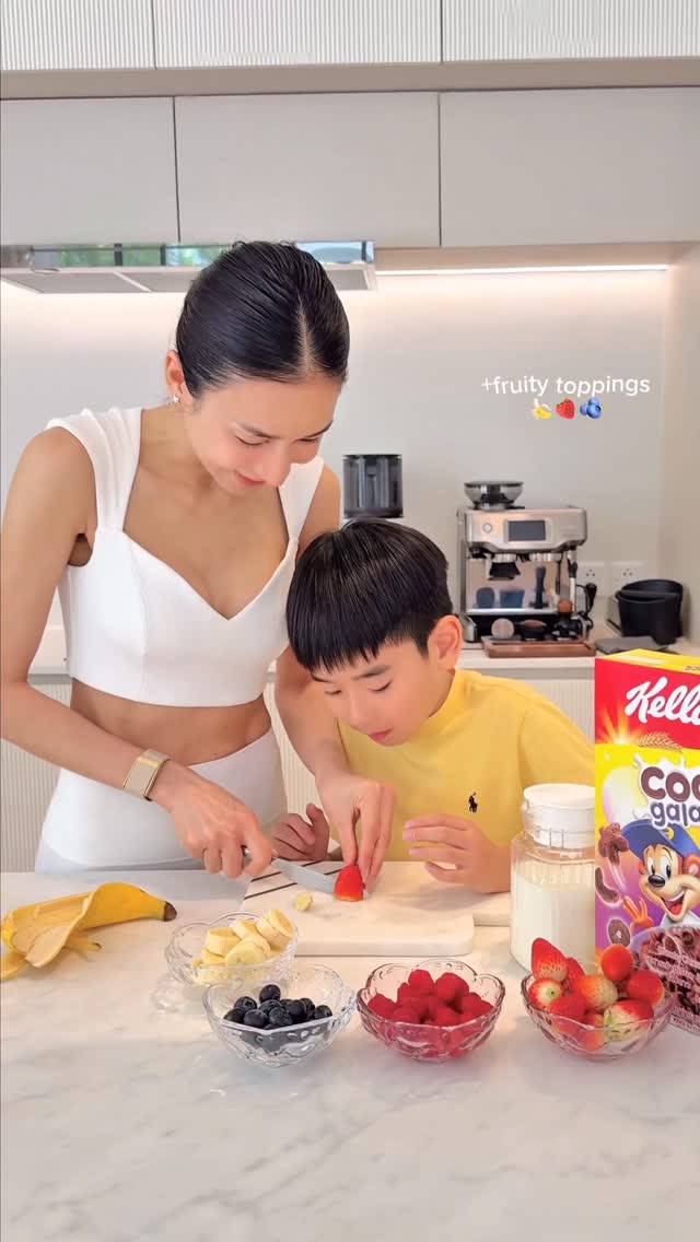 เริ่มต้นเช้าวันใหม่ด้วย Kellogg’s Coco Galaxy 🍫 อร่อย มีคุณค่าทางโภชนาการ และแน่นอนว่าเป็นของโปรดของลูก ✨ลูกๆ มีความสุข แม่ก็มีความสุข และเป็นการเริ่มต้นวันใหม่ที่ยอดเยี่ยม! 🚀Happy kids, happy Mom, and a great start to the day! 🚀#Kelloggs #KelloggsTH #KelloggsCocoGalaxy @Kelloggsthailand by @noeychotika