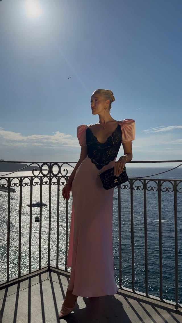 Have you ever seen such a view?! Get Ready with Me for my bestie’s Welcome Party here in Sorrento and, as ever, I am oh-so-ready to get glam and celebrate love 🤍🥂🌊 

Comment SHOP below to receive a DM with the link to this post on my LTK ⬇ https://liketk.it/6fkI2

#eurosummer #luxurylifestyle #styleinspiration #GRWM #sorrento