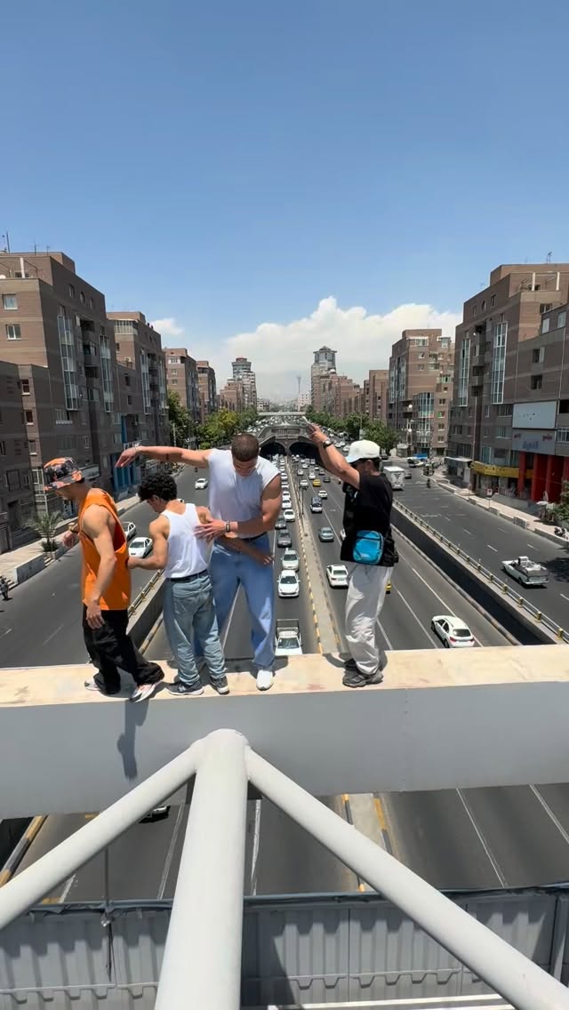 سنگ کاغذ قیچی😬🙌🏻

🎥
@alishcamm 
@_igorjustin_