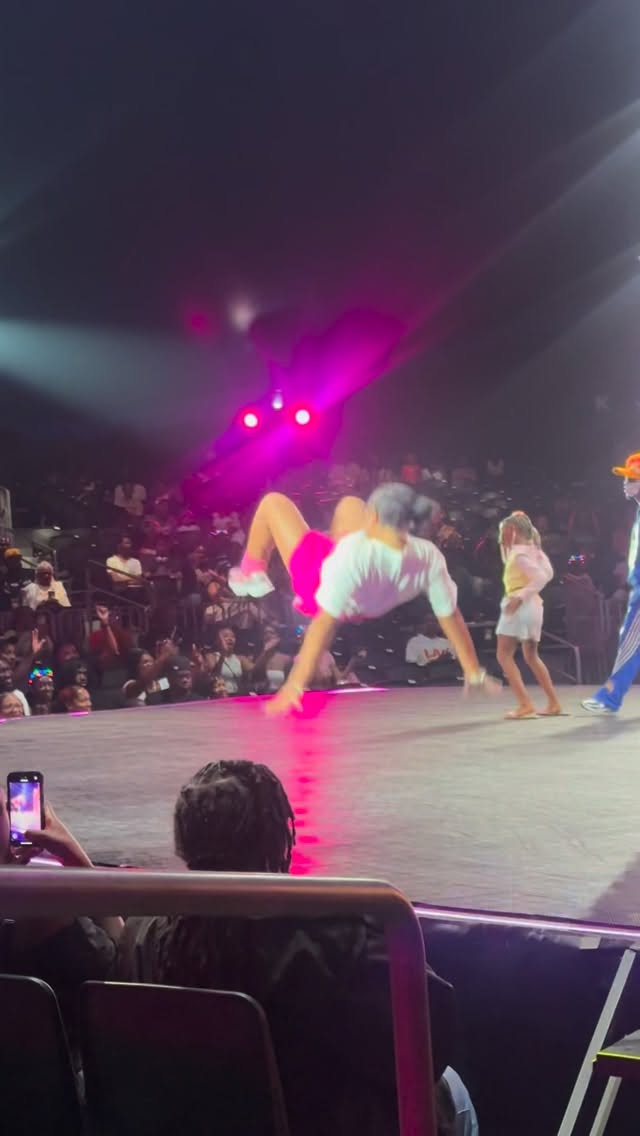 TURN UP TURN UP 😂🥰🙌🏽🔥 @freshtheclownsss @universoulcircus 

#universoulcircus #lanilove #miniinfluencer #viral #freshtheclowns