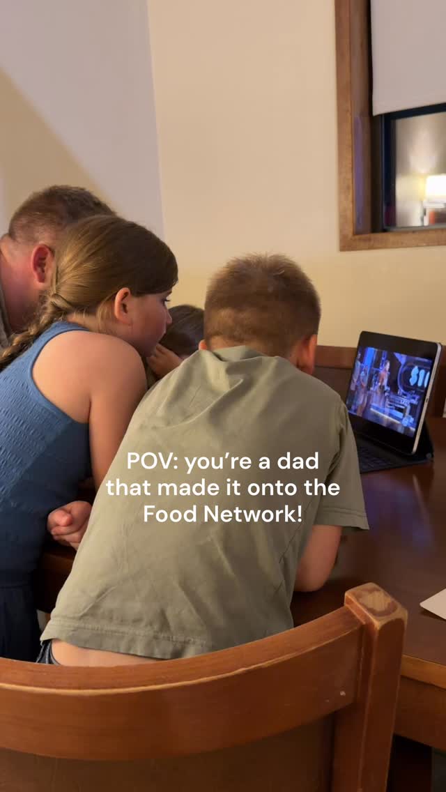 I legit cooked the worst omelette of my life, for two of the best cooks in America, @guarnaschelli and @nick.digiovanni in front of the whole world on @foodnetwork … and nobody was prouder of me than my wife and kids! So grateful for a family that loves and supports me, and for one of the most amazing opportunities of my life! 

#cooking #100cooks #cookingcompetition #foodnetwork #family