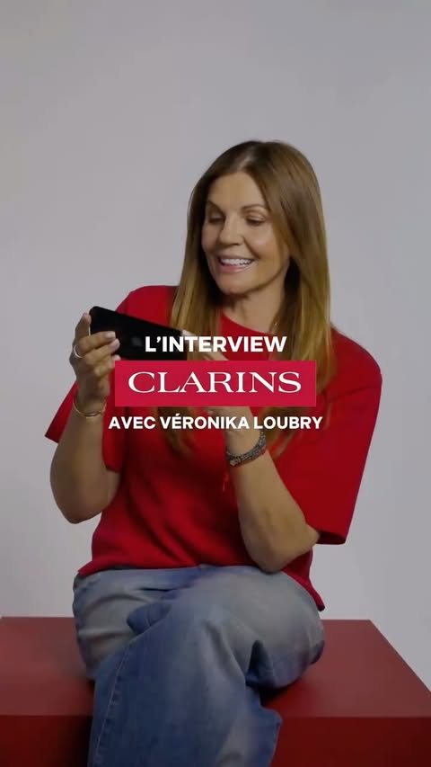 Quand les souvenirs refont surface..

@veronikaloubry replonge dans ses premiers moments avec Clarins, il y a plus de 30 ans 🤍

Des images, des souvenirs et une relation qui traverse le temps avec une confiance, une fidélité et une beauté qui évolue au fil du temps.