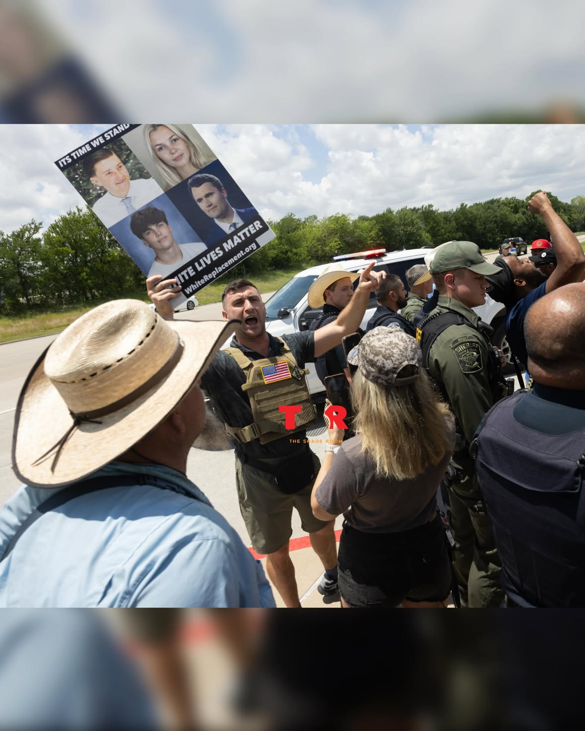 Tensions were high outside the courthouse during the #KarmeloAnthony trial. Take a look at some of those supporting the 19-year-old. SWIPE ✍🏾#TSRStaffAS 📷:(@gettyimages )
