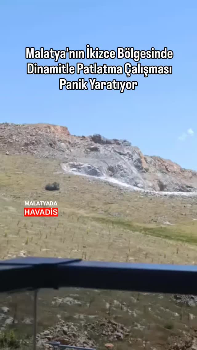 Malatya'nın İkizce bölgesinde bulunan deprem Konutları çevresinde gerçekleştirildiği öne sürülen patlatma çalışmalarının, bölgede yaşayan vatandaşları tedirgin ettiği iddia edildi.

İddiaya göre, dağlık alanda yapılan dinamitli çalışmalar sırasında oluşan sarsıntıların deprem etkisi yarattığı, bazı konutlarda çatlaklar oluştuğu ve bu nedenle vatandaşların evlerine girmekte zorlandığı belirtildi.

Bölge sakinleri, çalışmaların kontrolsüz şekilde yürütüldüğünü savunarak yetkililerden inceleme yapılmasını talep etti.

#malatya #malatyahaber