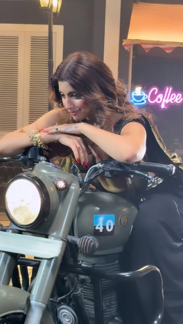 Mijaji Saiyan 🔥
.
.
We are trending 😍 Thank you for giving so much love to our song #mijajisaiyan ❤️
Love you all 💕
@tserieshamaarbhojpuri @shilpi_raj_personal @pat_trick @surajzenithdance
.
.
#song #trending #reels #akankshapuri