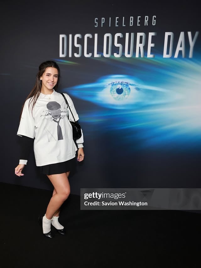 KIM SEOKJIN-inified the spielberg movie sets 👽🛸🦈 @jin #UniversalPartner

@disclosureday is one of those movies that makes you leave the theatre rethinking EVERYTHING 🚀  thankyou @universalpictures 🌌 #DisclosureDay is out in theatres June 12th ⏾⋆.˚

#bts #btsarmy #jin