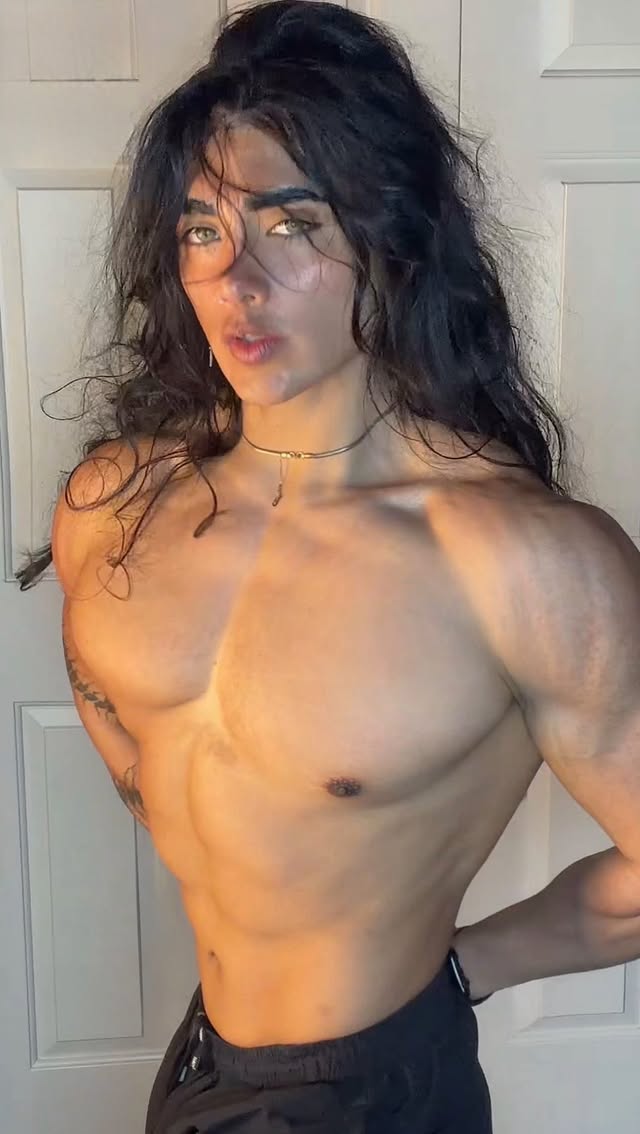 😮‍💨

#breathedivinity #gym  #longhair #androgynous #inosuke