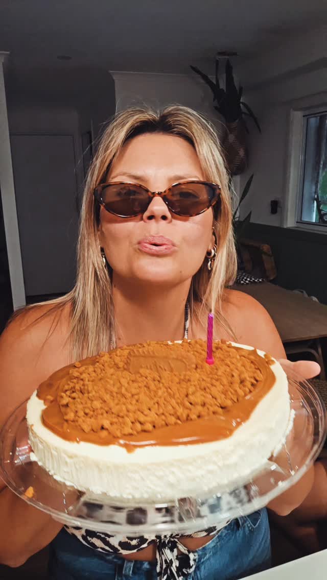Happy Birthday to me ! Take 37 🎬🤣
This was my fav part of the day, family effort 
#birthday #cake #trending #candle #biscoffcheesecake