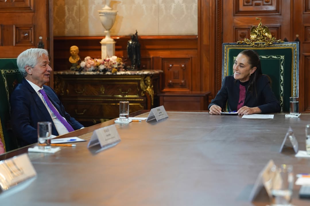 En Palacio Nacional, recibí a Jamie Dimon, director ejecutivo de J.P. Morgan, el banco con más valor de mercado a nivel mundial. 

Conversamos sobre las perspectivas favorables para México, la solidez de nuestra economía y la importancia de la agenda comercial de Norteamérica.