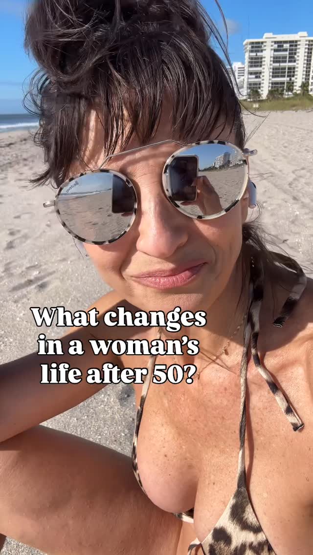 “You know what changes in a woman’s life after 50…”A lot. But here’s the thing: while some changes are inevitable, we have more control than we think. It’s all about choices. Here’s what I’ve learned: 1. Physical Health: Sarcopenia is real 🙌🏻 our muscles naturally weaken. But guess what? Lifting weights and eating more protein? That’s a choice. And it works. 2. Mental Resilience: We’ve been through life’s ups and downs. Now, we’re stronger and more resilient because we’ve faced the hard stuff and learned from it. 3. Authenticity: No more pretending. We show up as our true selves and attract the people who love us for exactly who we are. 4. Self-Confidence: The beauty of wisdom is knowing our worth. We no longer seek validation from others. 5. Relationships: True partnership means compromise and love. Like my husband running with me even when it’s not his thing, just because he knows it makes me happy. That’s real love 💕 6. Boundaries: Saying NO without guilt. Protecting our peace and energy ✨ 7. Freedom of Choice: Gray hair or not. Makeup or bare face. Fitness or rest day. It’s all a choice, and whatever feels best for YOU is what’s right. 8. Self-Care: It’s no longer a luxury, but a priority. 9. Embracing Aging: Seeing it as a transformation of beauty, not a loss of it. Ee lose our youth look, but nothing our beauty 😍 10. Joy: Finding joy in the little things and making room for more of what lights us up.Aging is inevitable, but how we go through it? That’s ours to decide. And whether you’re lifting weights, letting your hair go gray, or nurturing a relationship that grows deeper with time, if it feels right to YOU, it’s the right choice.What choices are you making for YOU? Share with me!Bikini: @gapazbeachwear Sunnies: @illesteva #WomenOver50 #EmbracingAging #Authenticity #HealthyRelationships by @fashionbyfabiana