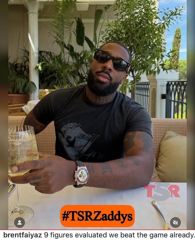 #TSRZaddys: Okayy! #BrentFaiyaz outchea lookin’ too good while enjoying St. Tropez.😍 #Roomies, what’s it giving?😋 (SWIPE) ✍🏾:#TSRStaffJR