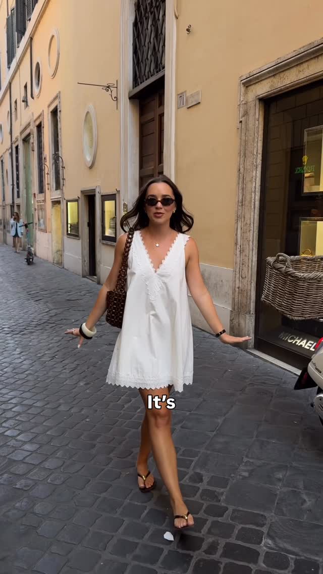 All I want to be wearing in 30 degrees. Comment SHOP and I’ll DM you the links!🤍 https://liketk.it/6fr09 by @fleurraffan