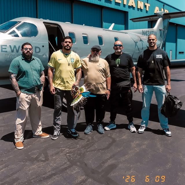 On our way to conquer the World 🌍 Chama 🔥 #alexpereira #poatan #ufc #ufcfreedom250 #whitehouse by @pliniocruzmma