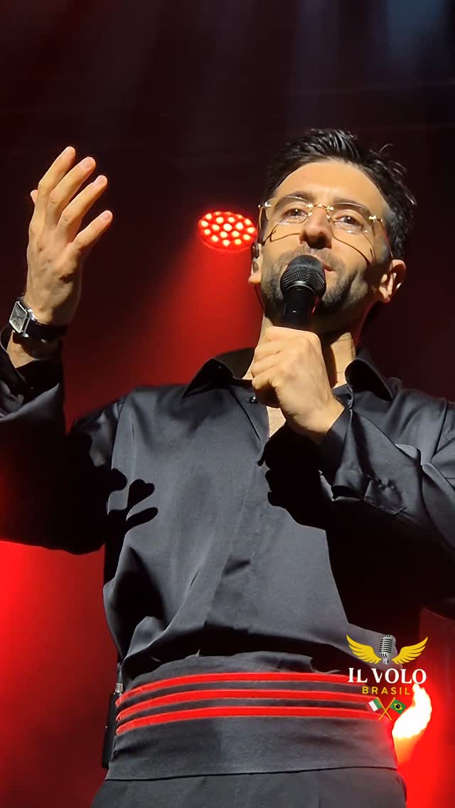 São Paulo, 19 de março de 2026. “Capolavoro” tem algo que acontece logo nos primeiros acordes.Todo mundo sabe que vem aí um dos momentos mais aguardados da noite.Quando Il Volo canta essa música, ela parece crescer junto com a emoção de quem está ouvindo. Cada apresentação ganha uma cor diferente, mas o resultado é sempre o mesmo: uma canção que fica na cabeça muito depois do show acabar. 🎶✨💛#ilvolo#ilvolotourbrasil #ilvolobrasil2026#ilvolotour2026#ilvolomusic by @ilvolo__brasil